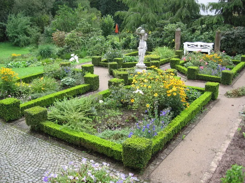 Landhausgarten an einem Mühlengehöft im südlichen Vogelsberg – Projektfoto