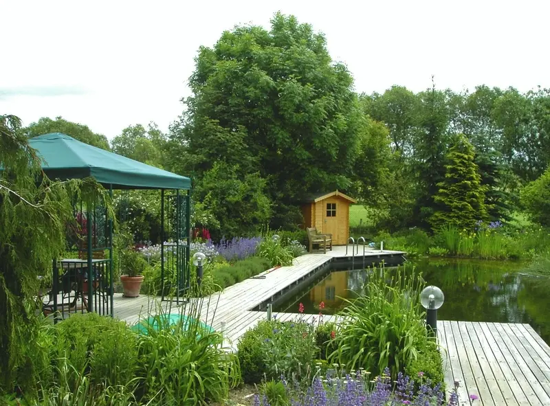 Garten mit Badeteich in Wehrheim/Taunus – Projektfoto
