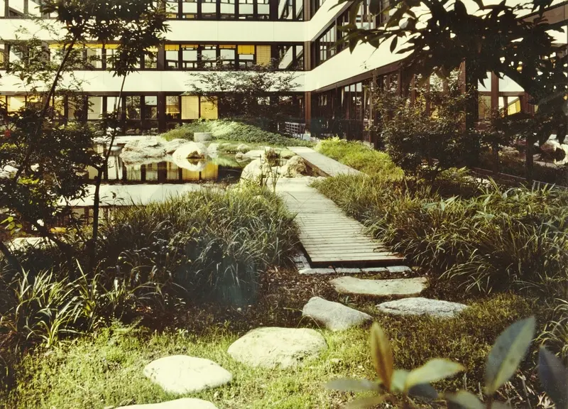 Innenhof der Lufthansa auf dem Flughafen Frankfurt/Main – Projektfoto
