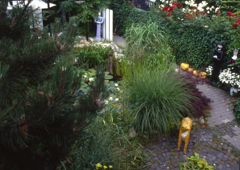 Garten der Künstlerin Helen Nakath in Meerbusch – Projektfoto