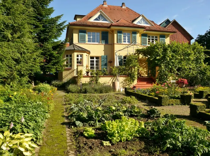 Landhausgarten an einem Mühlengehöft im südlichen Vogelsberg – Projektfoto
