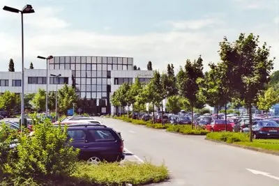 Bürogebäude der Fa MAZDA in Leverkusen-Hitdorf – Projektfoto